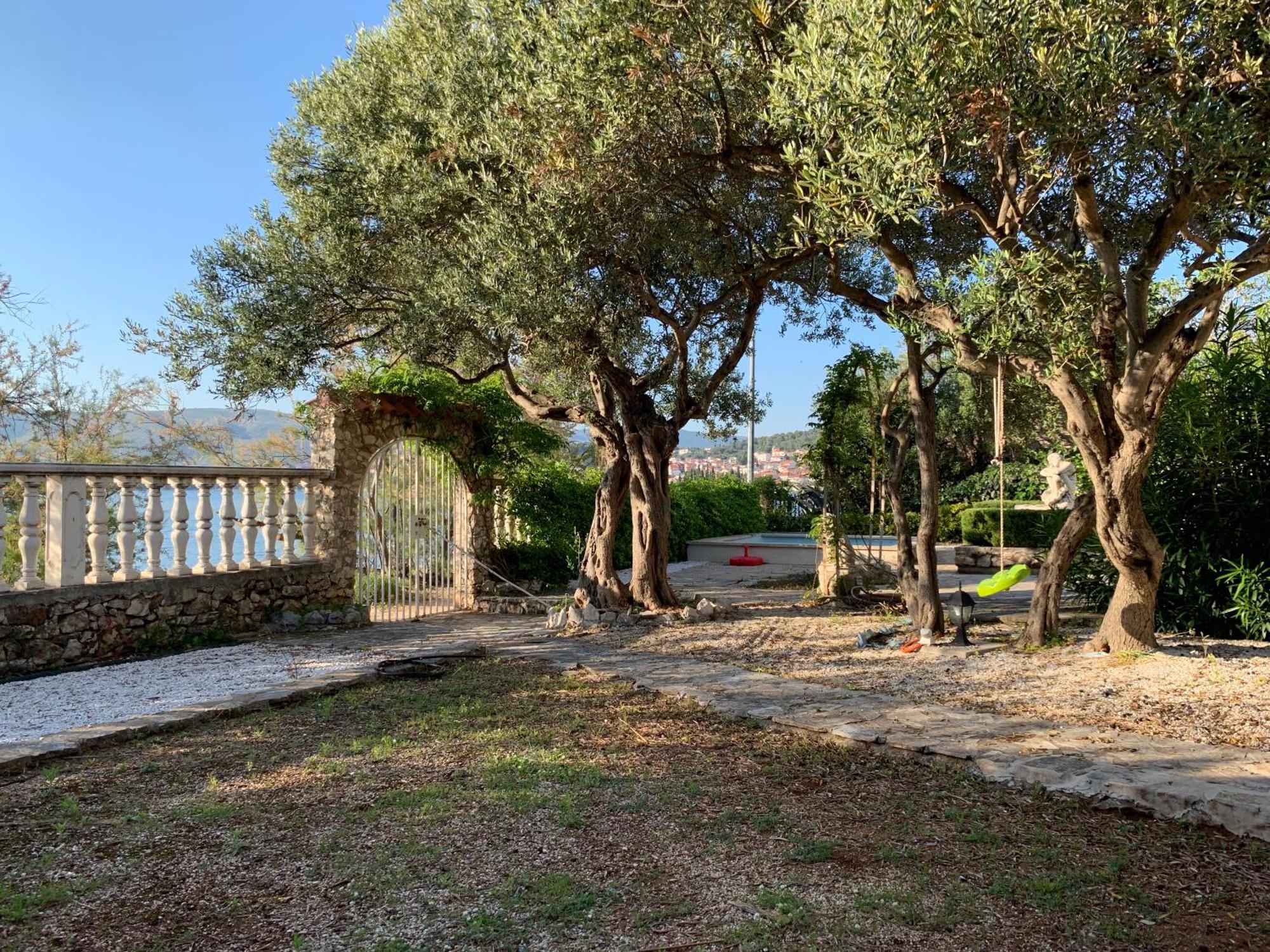 Apartments Villa Julia Trogir Eksteriør billede
