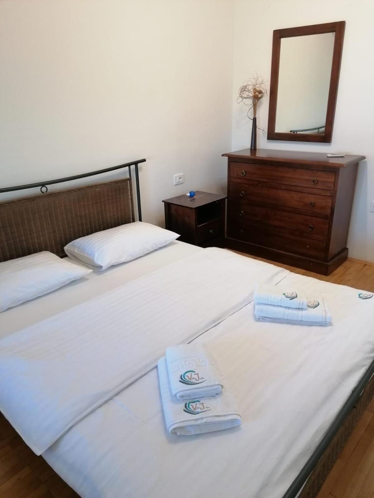 Apartments Villa Julia Trogir Eksteriør billede