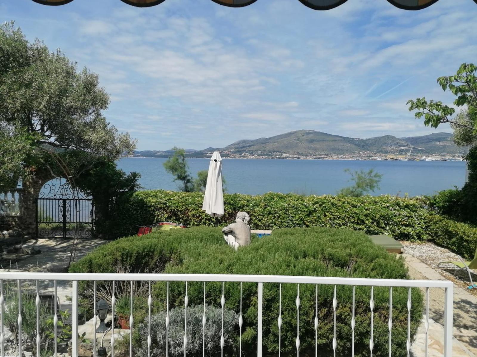 Apartments Villa Julia Trogir Eksteriør billede